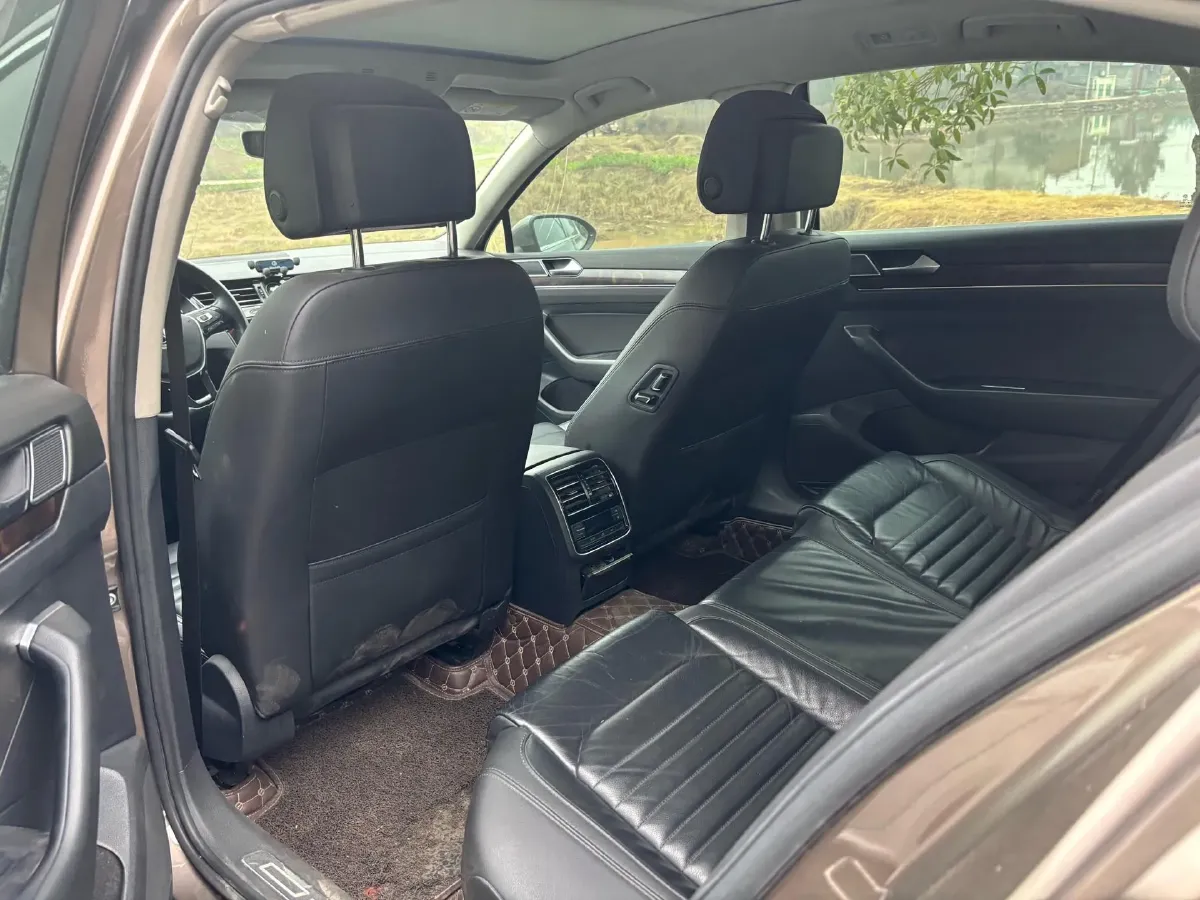 2018 Volkswagen Magotan 1.8T 180HP L4 7DCT,autocango,china used car exporter,china ev exporter,chinese used car exporter,chinese used ev exporter