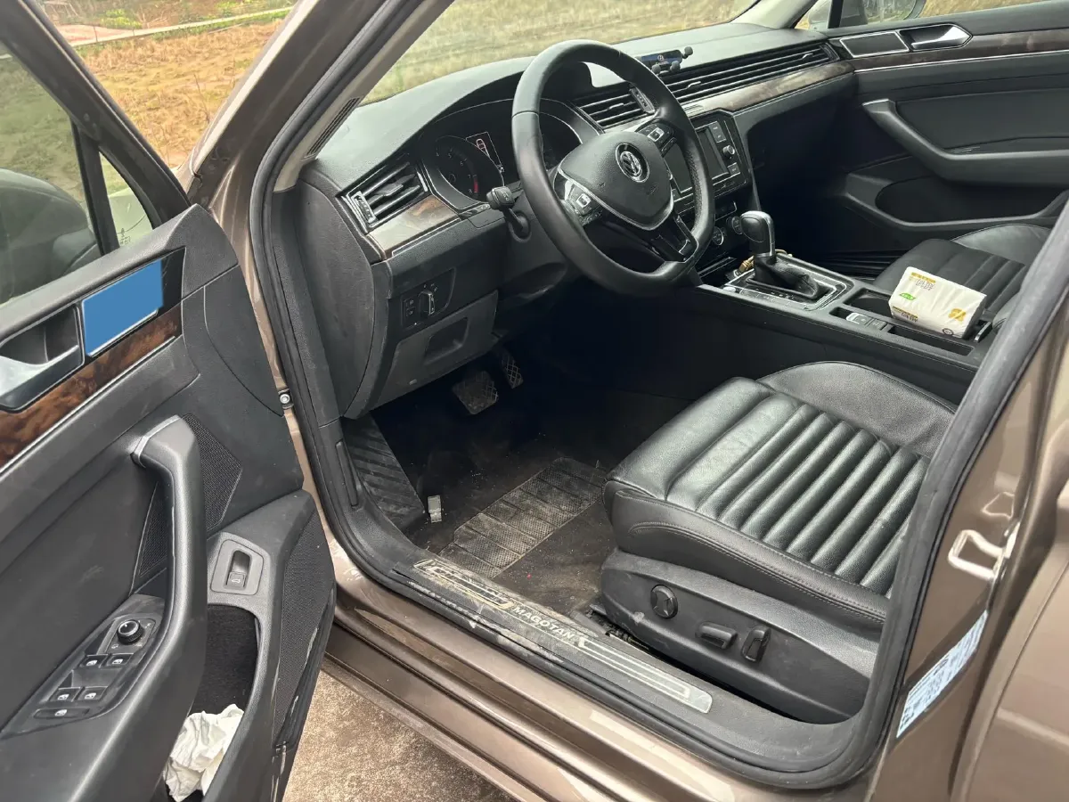 2018 Volkswagen Magotan 1.8T 180HP L4 7DCT,autocango,china used car exporter,china ev exporter,chinese used car exporter,chinese used ev exporter