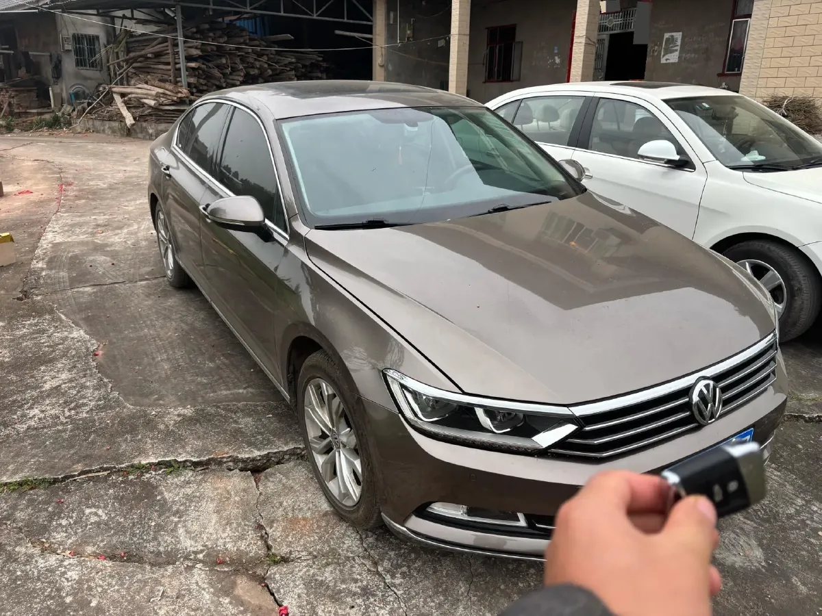 2018 Volkswagen Magotan 1.8T 180HP L4 7DCT,autocango,china used car exporter,china ev exporter,chinese used car exporter,chinese used ev exporter