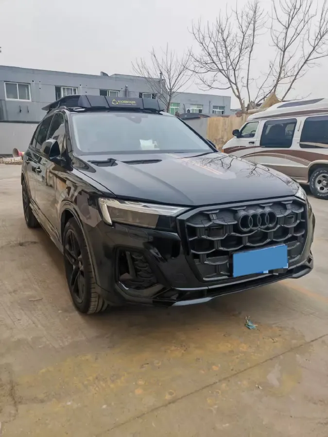 2025 Audi Q7 2.0T 265HP L4 8AT,autocango,china used car exporter,china ev exporter,chinese used car exporter,chinese used ev exporter
