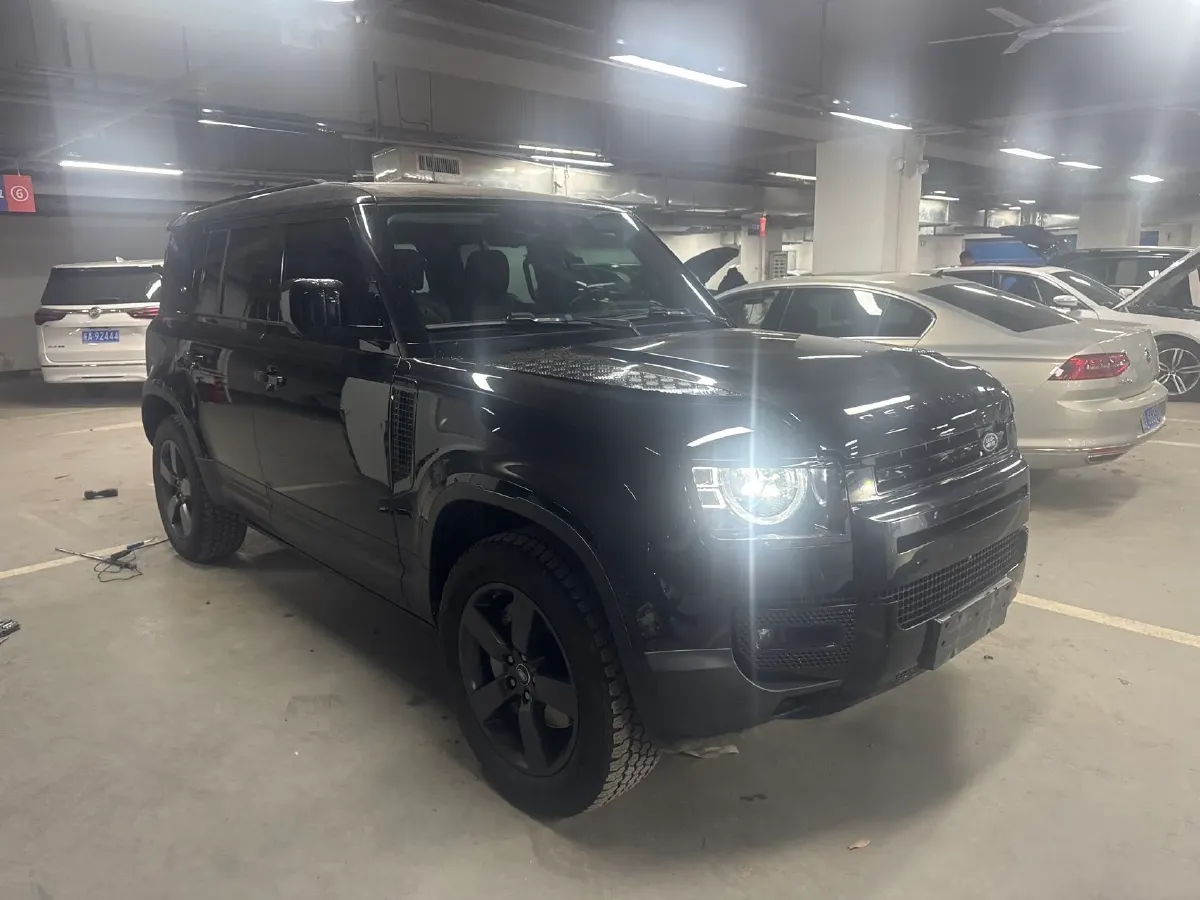 2021 Land Rover Defender 3.0T 400HP L6 8AT,autocango,china used car exporter,china ev exporter,chinese used car exporter,chinese used ev exporter