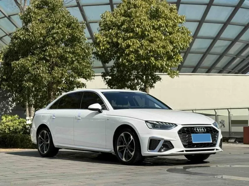 2022 Audi A4L 2.0T 190HP L4 7DCT,autocango,china used car exporter,china ev exporter,chinese used car exporter,chinese used ev exporter