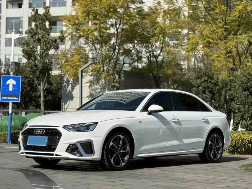 2022 Audi A4L 2.0T 190HP L4 7DCT,autocango,china used car exporter,china ev exporter,chinese used car exporter,chinese used ev exporter