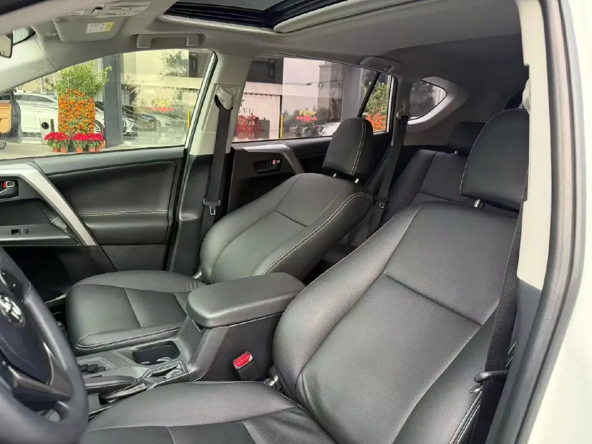 2019 Toyota RAV4 2.0L 151HP L4 CVT,autocango,china used car exporter,china ev exporter,chinese used car exporter,chinese used ev exporter