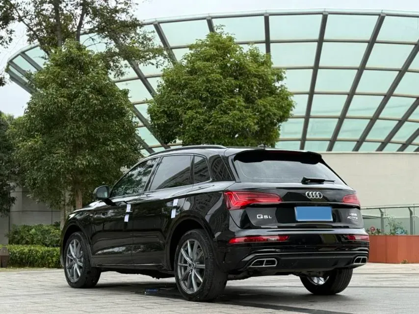 2022 Audi Q5L 2.0T 190HP L4 7DCT,autocango,china used car exporter,china ev exporter,chinese used car exporter,chinese used ev exporter