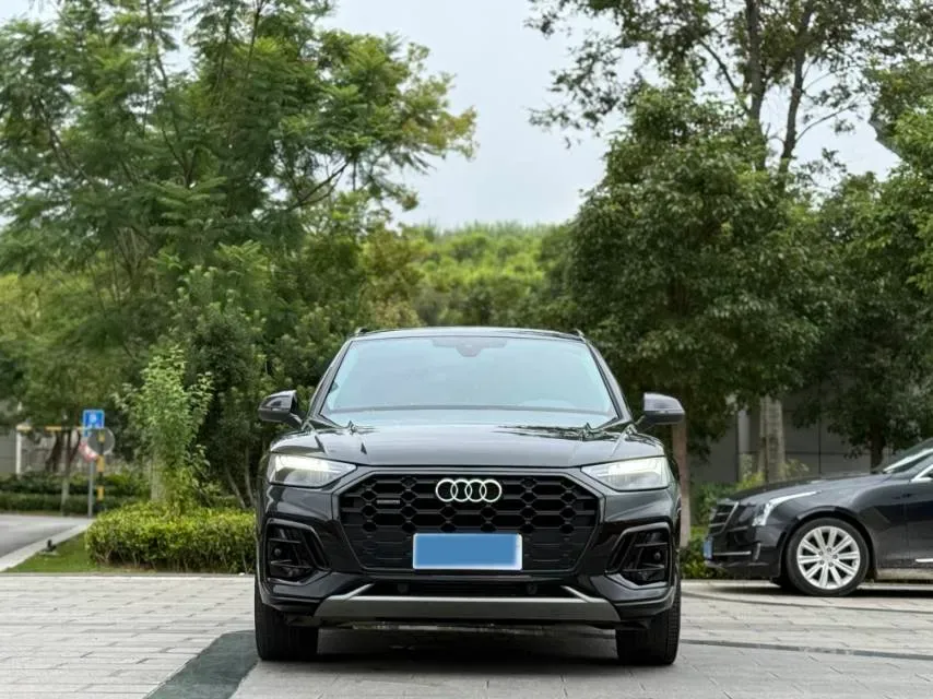 2022 Audi Q5L 2.0T 190HP L4 7DCT,autocango,china used car exporter,china ev exporter,chinese used car exporter,chinese used ev exporter