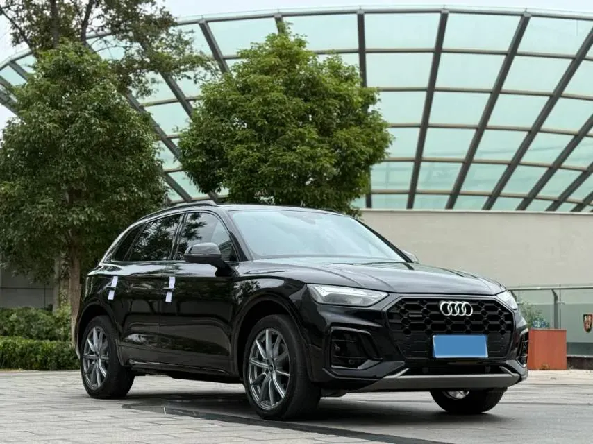 2022 Audi Q5L 2.0T 190HP L4 7DCT,autocango,china used car exporter,china ev exporter,chinese used car exporter,chinese used ev exporter