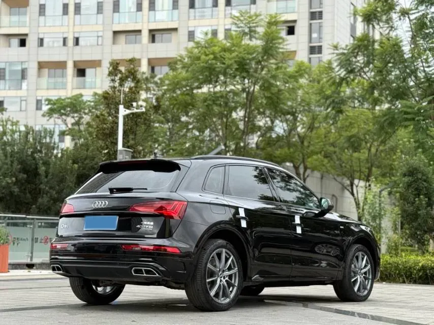 2022 Audi Q5L 2.0T 190HP L4 7DCT,autocango,china used car exporter,china ev exporter,chinese used car exporter,chinese used ev exporter