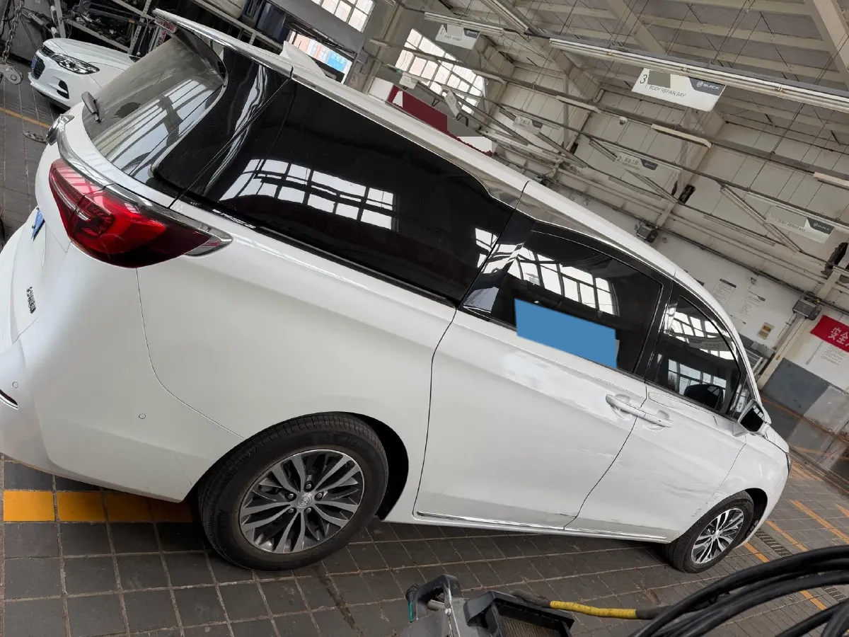 2023 Buick GL8 2.0T 237HP L4 9AT,autocango,china used car exporter,china ev exporter,chinese used car exporter,chinese used ev exporter