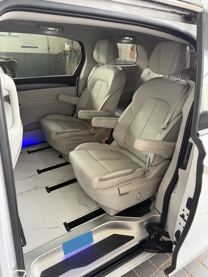 2023 Buick GL8 2.0T 237HP L4 9AT,autocango,china used car exporter,china ev exporter,chinese used car exporter,chinese used ev exporter