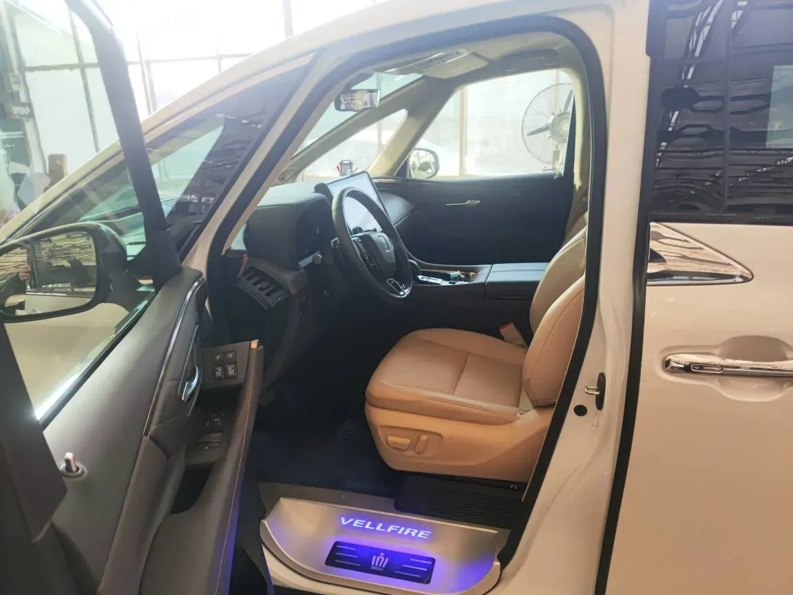 2024 Toyota Vellfire 2.5L 190HP L4 E-CVT Hybrid,autocango,china used car exporter,china ev exporter,chinese used car exporter,chinese used ev exporter