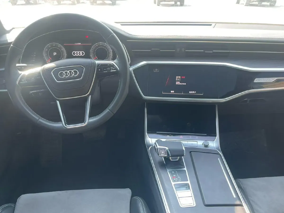 2023 Audi A6L 2.0T 245HP L4 7DCT,autocango,china used car exporter,china ev exporter,chinese used car exporter,chinese used ev exporter