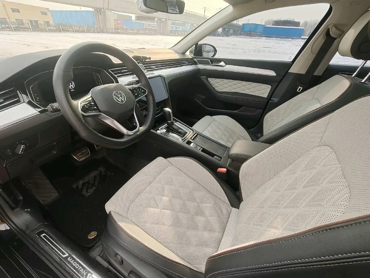 2020 Volkswagen Magotan 2.0T 186HP L4 7DCT,autocango,china used car exporter,china ev exporter,chinese used car exporter,chinese used ev exporter