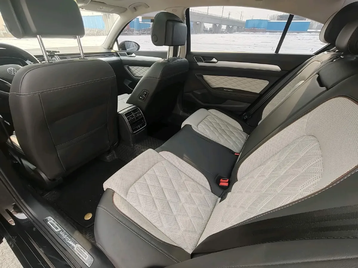 2020 Volkswagen Magotan 2.0T 186HP L4 7DCT,autocango,china used car exporter,china ev exporter,chinese used car exporter,chinese used ev exporter