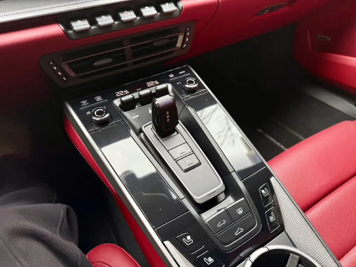 2022 Porsche 911 3.0T 385HP H6 8DCT,autocango,china used car exporter,china ev exporter,chinese used car exporter,chinese used ev exporter