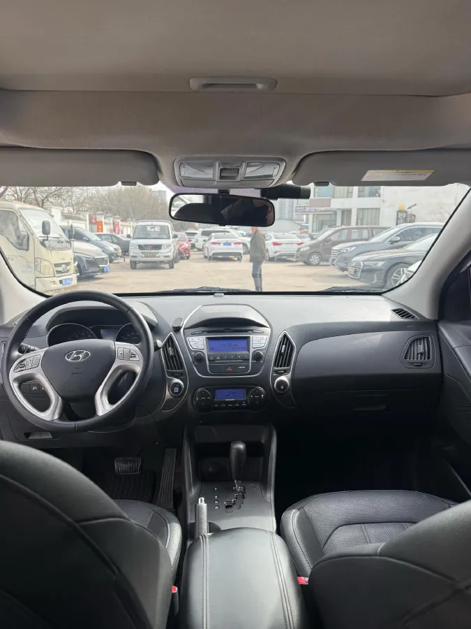 2015 Hyundai ix35 2.0L 165HP L4 6AT,autocango,china used car exporter,china ev exporter,chinese used car exporter,chinese used ev exporter
