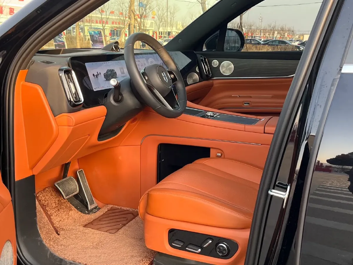 2025 AITO AITO M9 REEV 160HP REEV 52KWH,autocango,china used car exporter,china ev exporter,chinese used car exporter,chinese used ev exporter