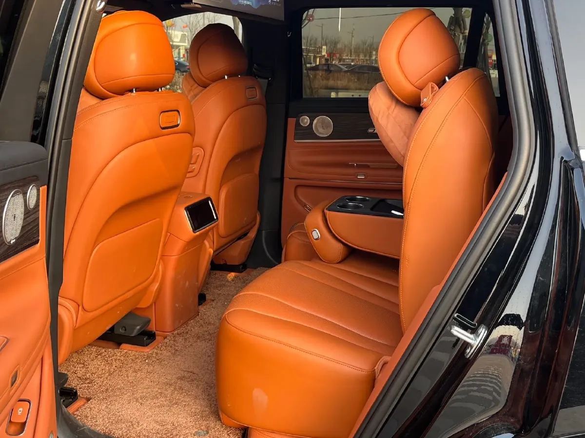 2025 AITO AITO M9 REEV 160HP REEV 52KWH,autocango,china used car exporter,china ev exporter,chinese used car exporter,chinese used ev exporter