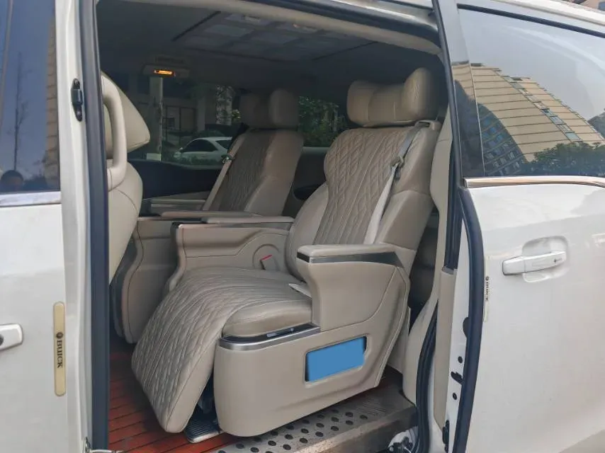 2021 Buick GL8 2.0T 237HP L4 9AT,autocango,china used car exporter,china ev exporter,chinese used car exporter,chinese used ev exporter