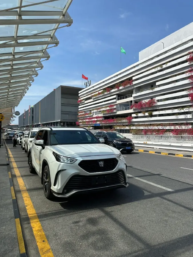 2022 Toyota Crown Kluger 2.5L 192HP L4 E-CVT Hybrid,autocango,china used car exporter,china ev exporter,chinese used car exporter,chinese used ev exporter