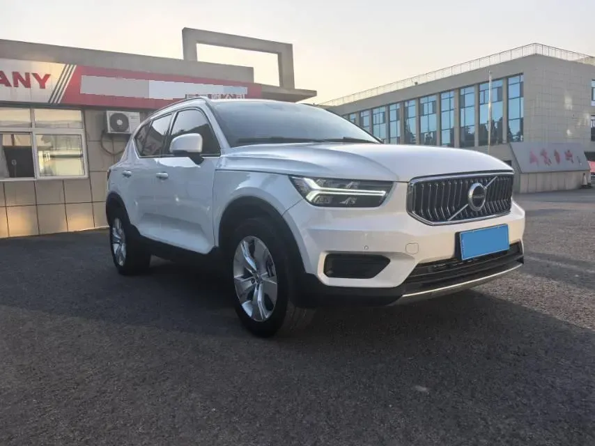 2021 Volvo XC40 2.0T 190HP L4 8AT,autocango,china used car exporter,china ev exporter,chinese used car exporter,chinese used ev exporter