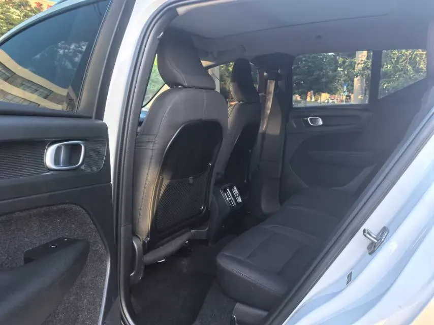 2021 Volvo XC40 2.0T 190HP L4 8AT,autocango,china used car exporter,china ev exporter,chinese used car exporter,chinese used ev exporter