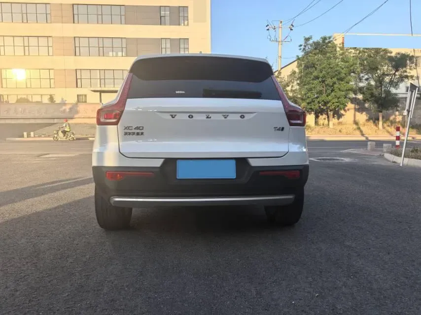 2021 Volvo XC40 2.0T 190HP L4 8AT,autocango,china used car exporter,china ev exporter,chinese used car exporter,chinese used ev exporter