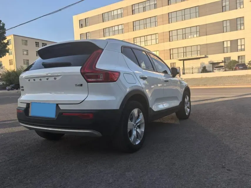 2021 Volvo XC40 2.0T 190HP L4 8AT,autocango,china used car exporter,china ev exporter,chinese used car exporter,chinese used ev exporter