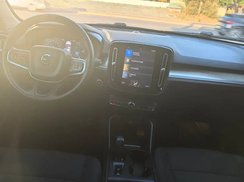 2021 Volvo XC40 2.0T 190HP L4 8AT,autocango,china used car exporter,china ev exporter,chinese used car exporter,chinese used ev exporter