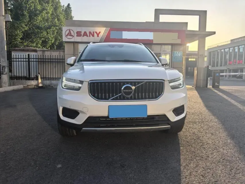 2021 Volvo XC40 2.0T 190HP L4 8AT,autocango,china used car exporter,china ev exporter,chinese used car exporter,chinese used ev exporter