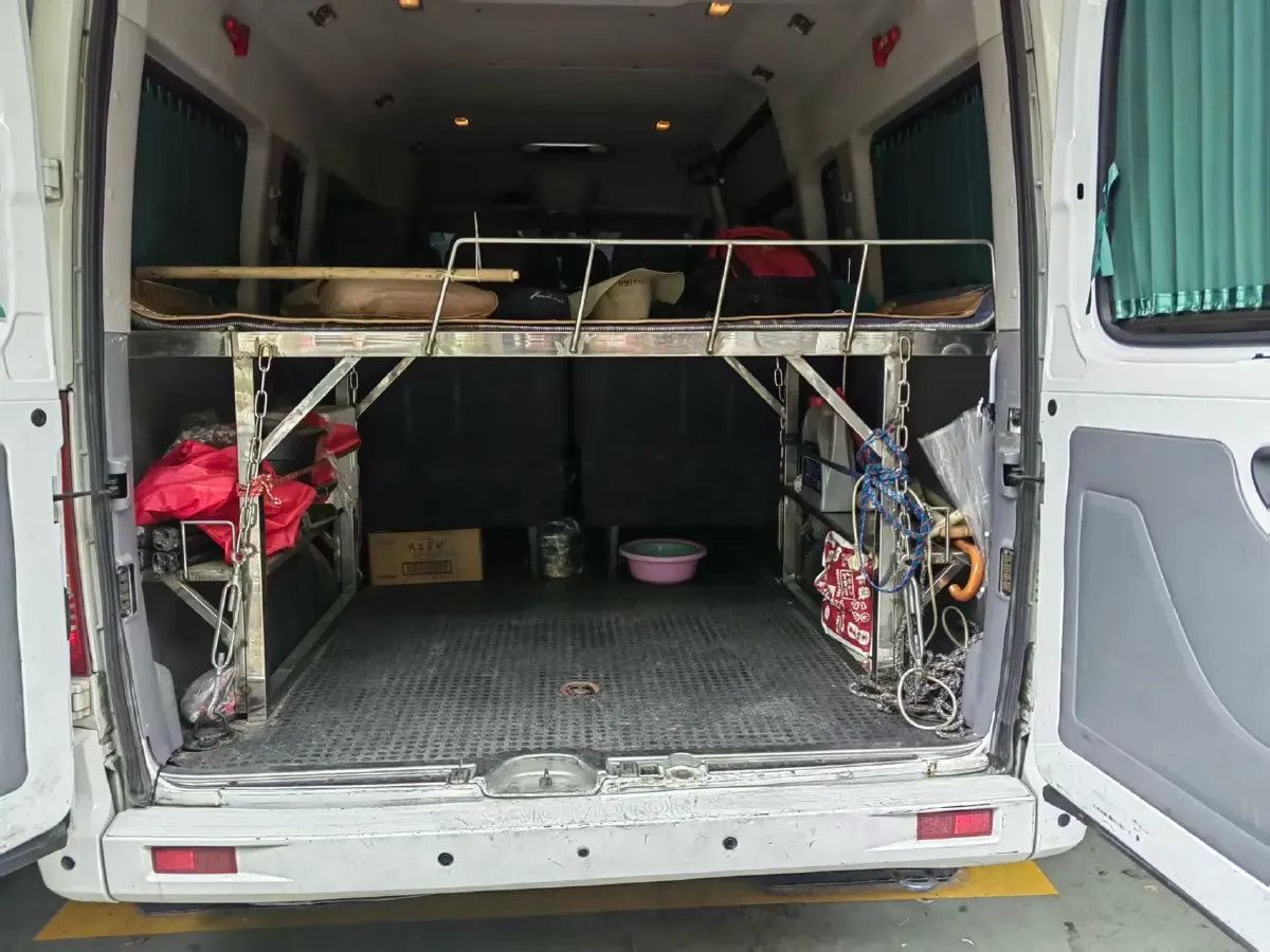 2020 MAXUS XinTu V80 2.5T 136HP L4 6MT,autocango,china used car exporter,china ev exporter,chinese used car exporter,chinese used ev exporter