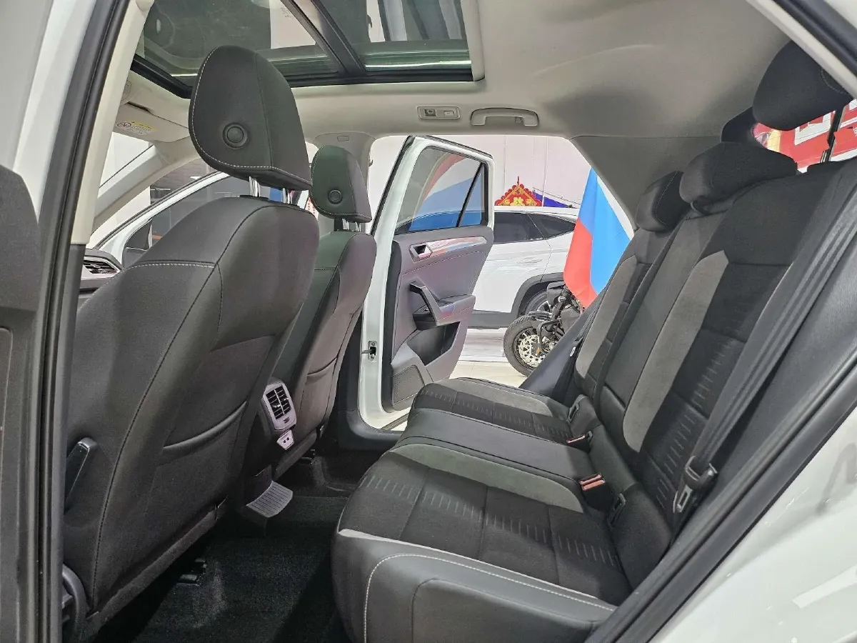 2021 Volkswagen T-Roc 1.4T 150HP L4 7DCT,autocango,china used car exporter,china ev exporter,chinese used car exporter,chinese used ev exporter