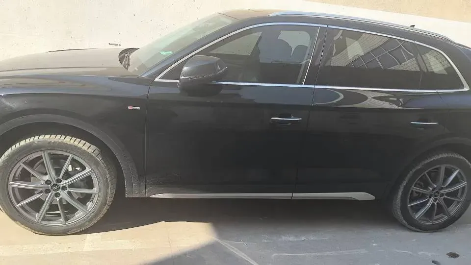 2023 Audi Q5L 2.0T 190HP L4 7DCT,autocango,china used car exporter,china ev exporter,chinese used car exporter,chinese used ev exporter