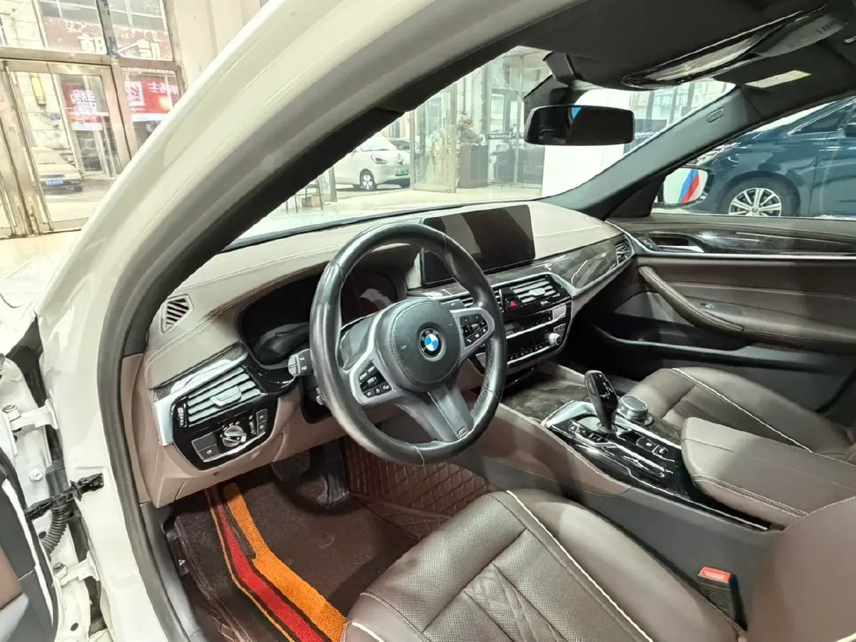 2022 BMW 5 Series 2.0T 184HP L4 8AT,autocango,china used car exporter,china ev exporter,chinese used car exporter,chinese used ev exporter