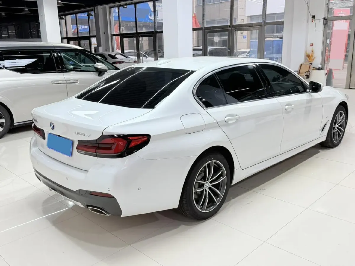 2022 BMW 5 Series 2.0T 184HP L4 8AT,autocango,china used car exporter,china ev exporter,chinese used car exporter,chinese used ev exporter