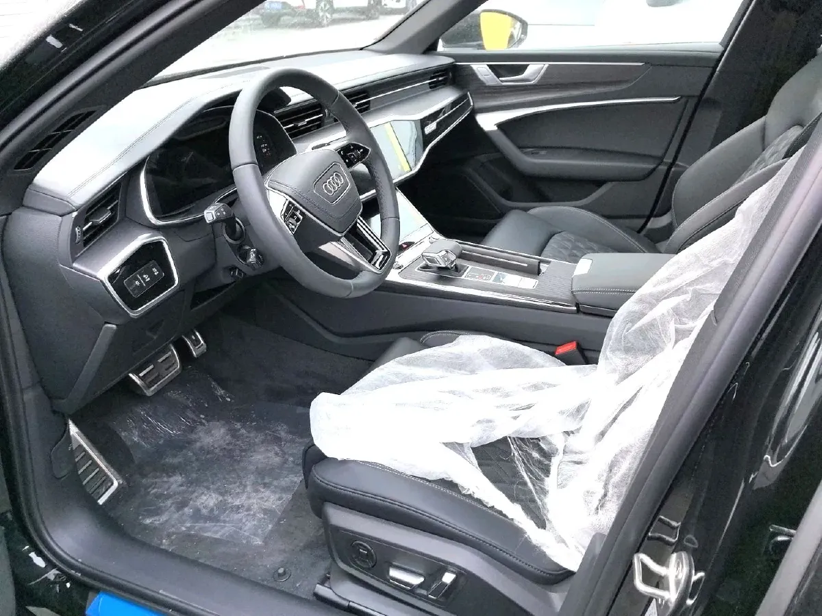 2026 Audi A6L 2.0T 245HP L4 7DCT,autocango,china used car exporter,china ev exporter,chinese used car exporter,chinese used ev exporter