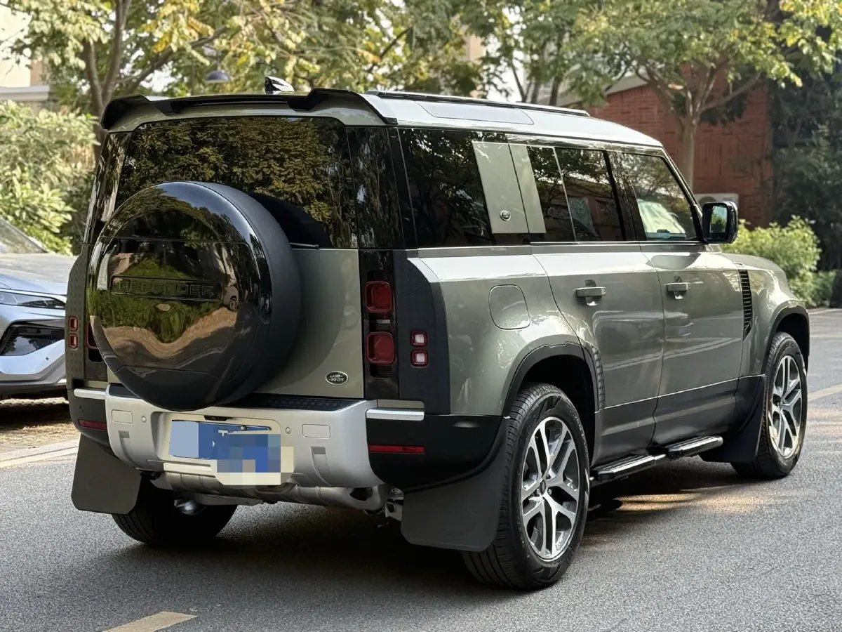 2020 Land Rover Defender 3.0T 400HP L6 8AT,autocango,china used car exporter,china ev exporter,chinese used car exporter,chinese used ev exporter