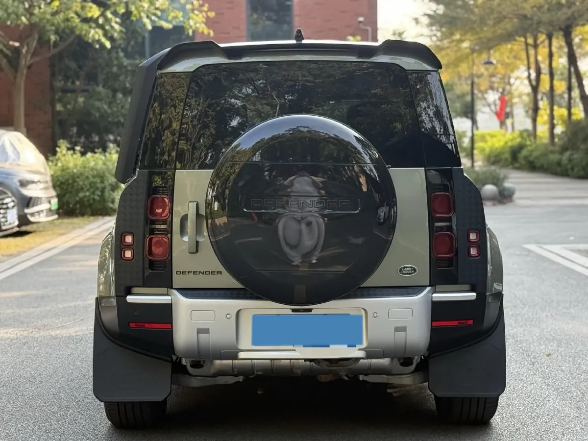 2020 Land Rover Defender 3.0T 400HP L6 8AT,autocango,china used car exporter,china ev exporter,chinese used car exporter,chinese used ev exporter