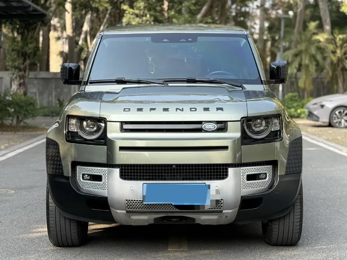 2020 Land Rover Defender 3.0T 400HP L6 8AT,autocango,china used car exporter,china ev exporter,chinese used car exporter,chinese used ev exporter