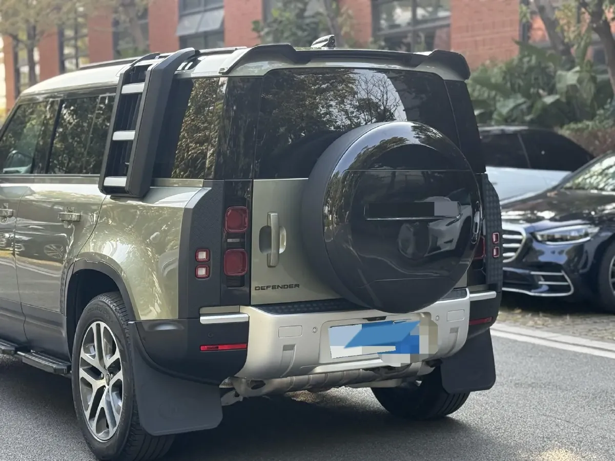 2020 Land Rover Defender 3.0T 400HP L6 8AT,autocango,china used car exporter,china ev exporter,chinese used car exporter,chinese used ev exporter