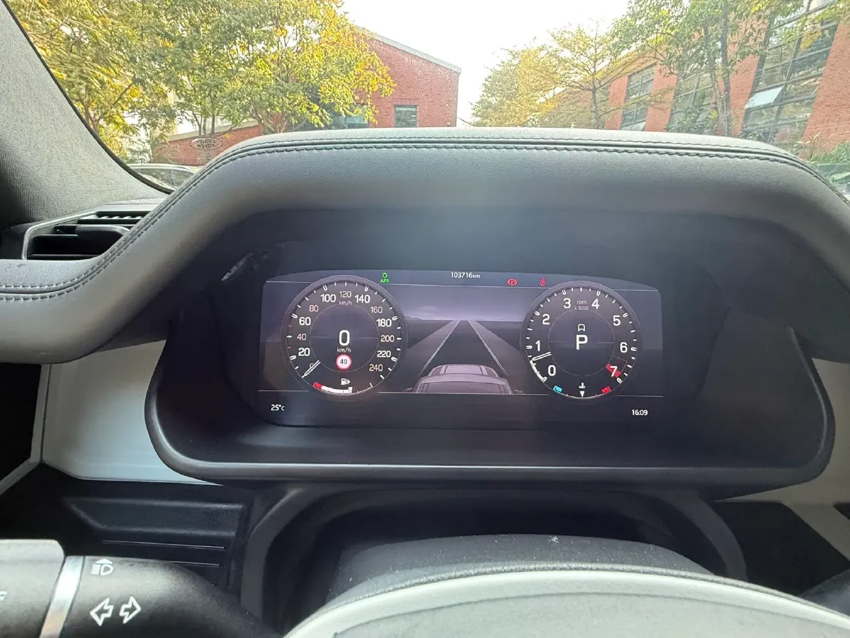 2020 Land Rover Defender 3.0T 400HP L6 8AT,autocango,china used car exporter,china ev exporter,chinese used car exporter,chinese used ev exporter