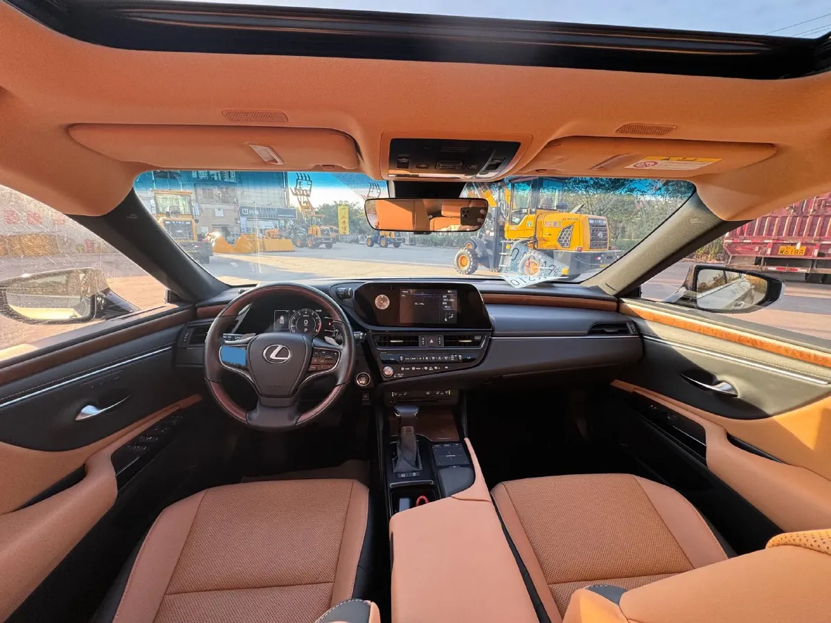 2021 Lexus ES 2.0L 173HP L4 CVT,autocango,china used car exporter,china ev exporter,chinese used car exporter,chinese used ev exporter