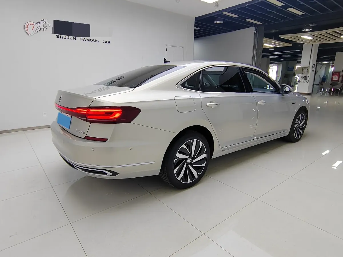 2021 Volkswagen Passat 2.0T 186HP L4 7DCT,autocango,china used car exporter,china ev exporter,chinese used car exporter,chinese used ev exporter