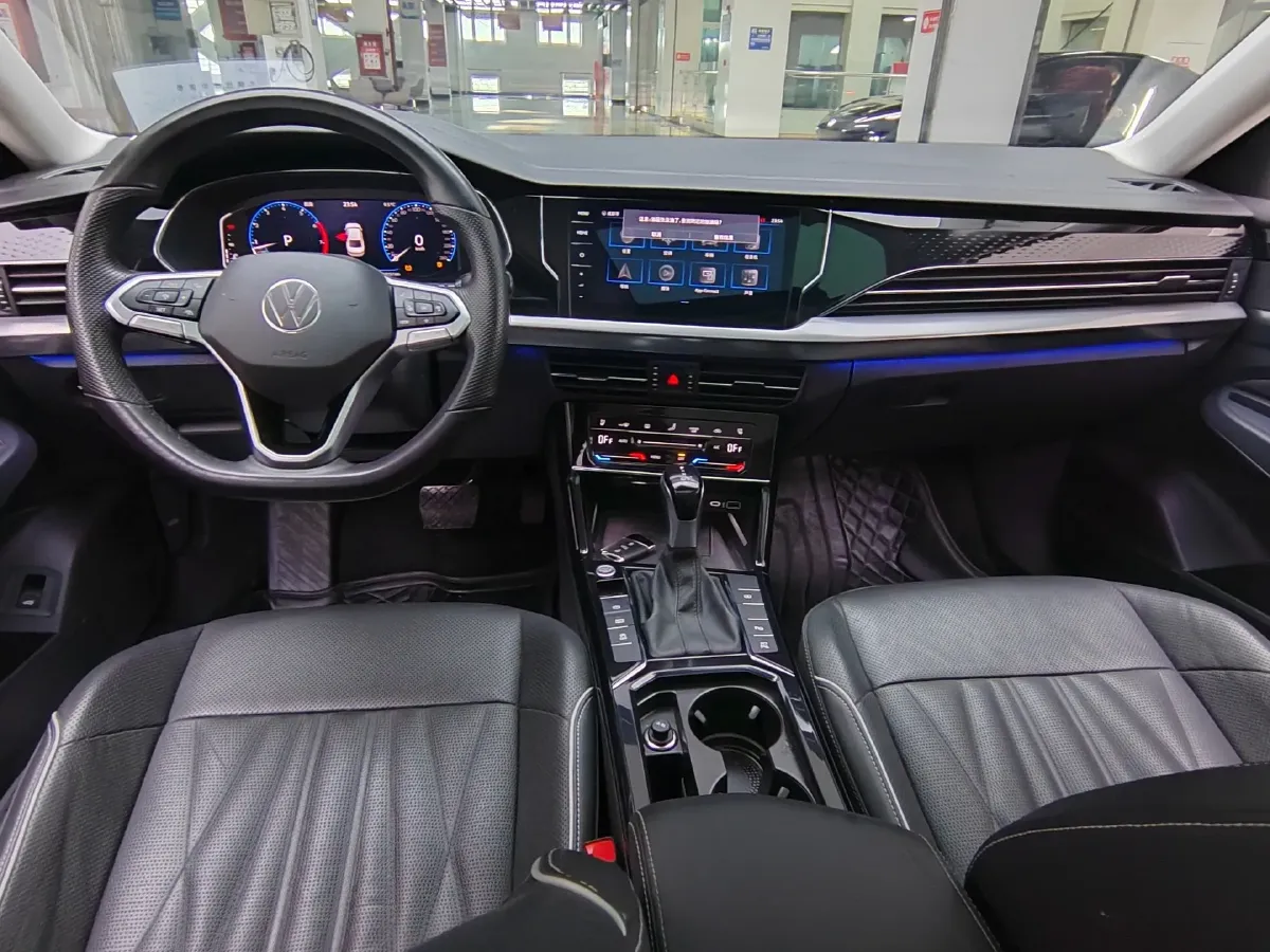 2021 Volkswagen Passat 2.0T 186HP L4 7DCT,autocango,china used car exporter,china ev exporter,chinese used car exporter,chinese used ev exporter