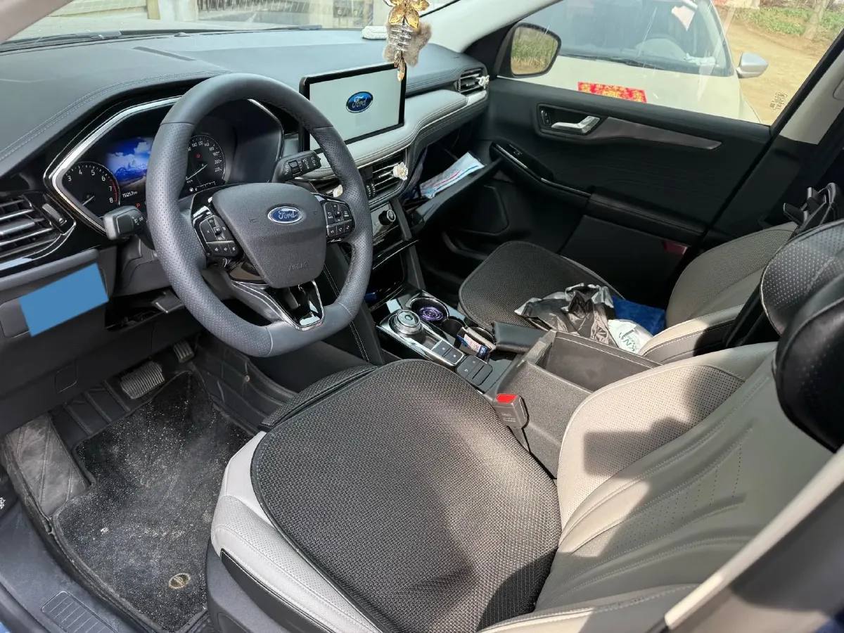 2020 Ford Escape 2.0T 248HP L4 8AT,autocango,china used car exporter,china ev exporter,chinese used car exporter,chinese used ev exporter