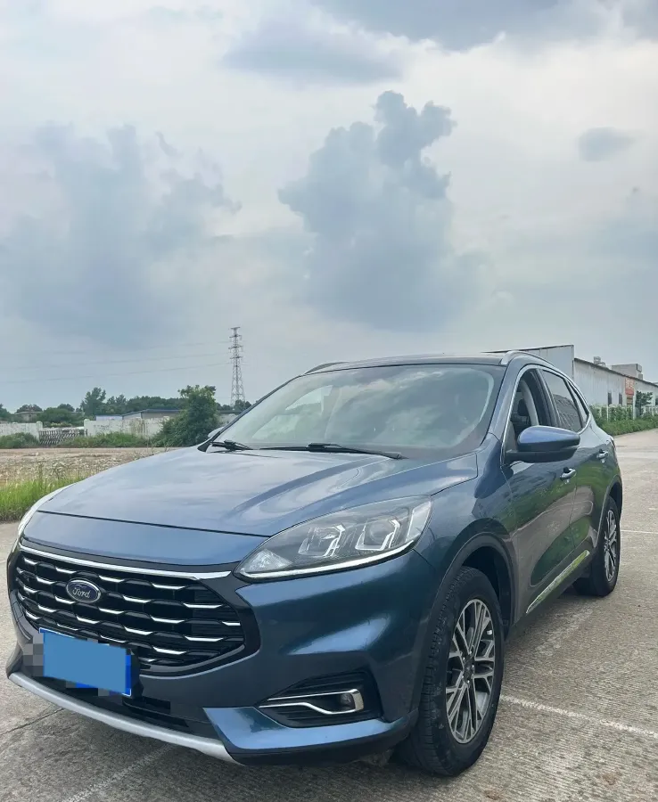 2020 Ford Escape 2.0T 248HP L4 8AT,autocango,china used car exporter,china ev exporter,chinese used car exporter,chinese used ev exporter