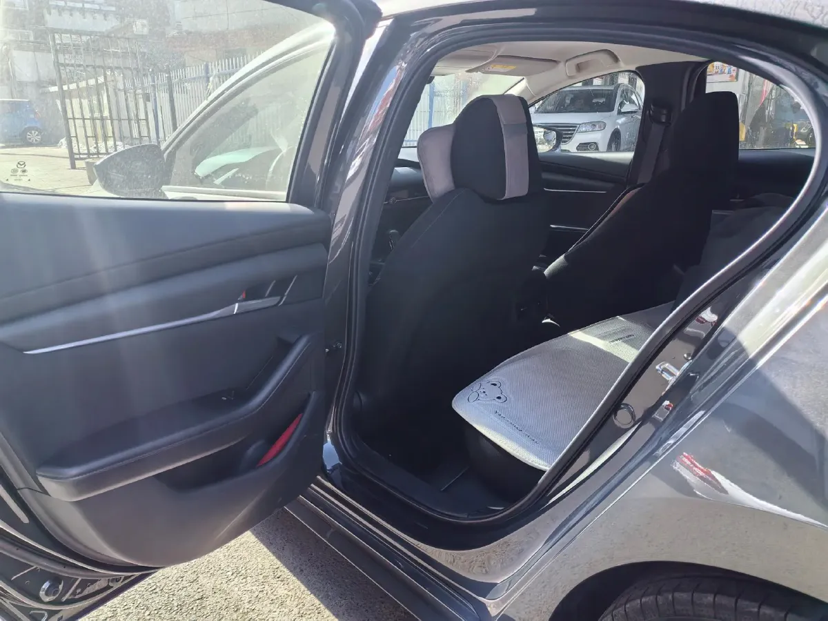 2021 Mazda 3 Axela 2.0L 158HP L4 6AT,autocango,china used car exporter,china ev exporter,chinese used car exporter,chinese used ev exporter