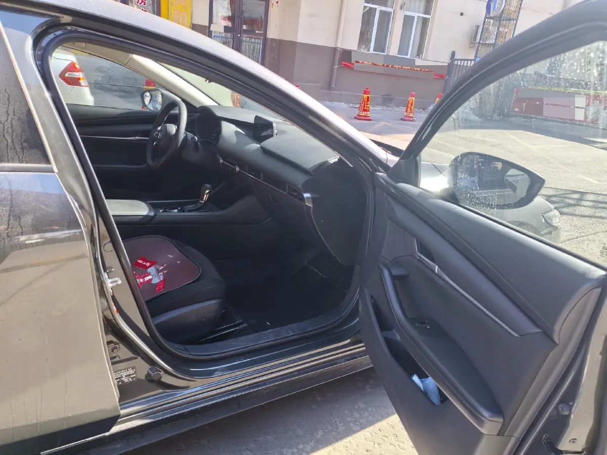 2021 Mazda 3 Axela 2.0L 158HP L4 6AT,autocango,china used car exporter,china ev exporter,chinese used car exporter,chinese used ev exporter