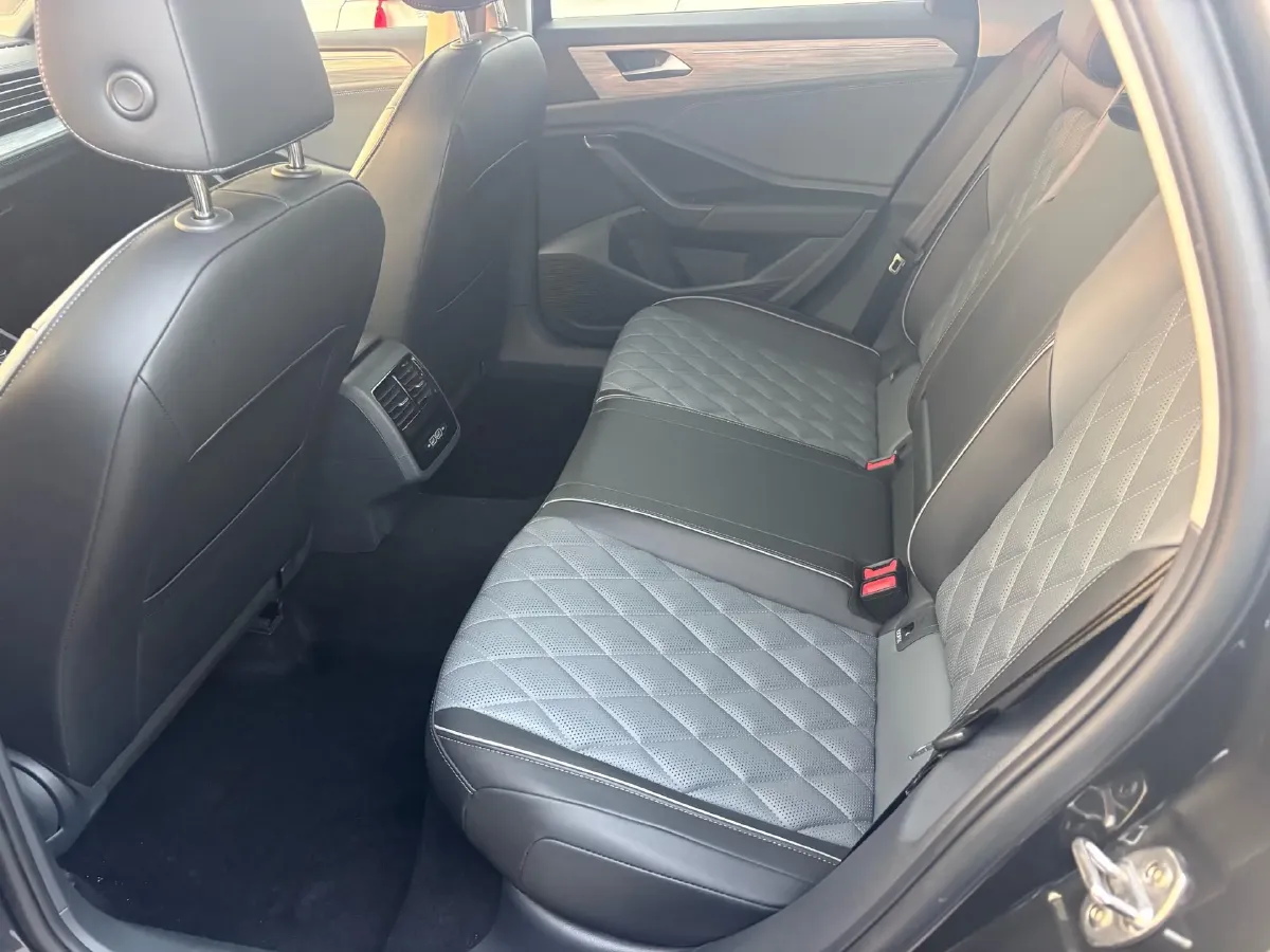 2023 Volkswagen Sagitar 1.5T 160HP L4 7DCT,autocango,china used car exporter,china ev exporter,chinese used car exporter,chinese used ev exporter