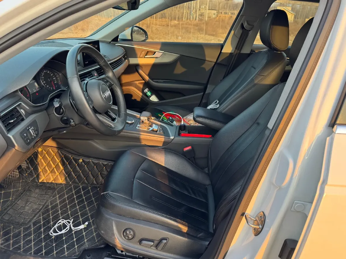 2019 Audi A4L 2.0T 190HP L4 7DCT,autocango,china used car exporter,china ev exporter,chinese used car exporter,chinese used ev exporter